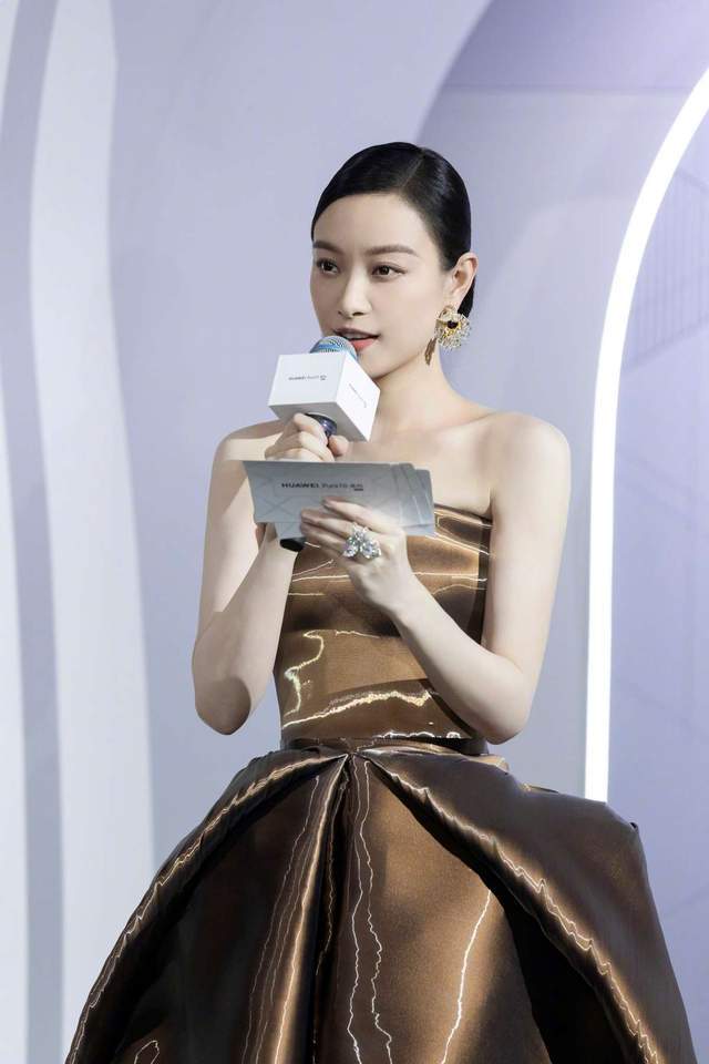 HUAWEI Pura 70锐意风尚之夜见证时尚与科技的完美融合(图2) HUAWEI Pura 70锐意风尚之夜见证时尚与科技的完美融合(图2)