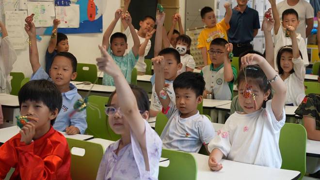 欢庆“六一” 绽放幸福童年!山大附中小学段开展“山小福 嘉年华”庆祝六一儿童节系列活动(图3) 欢庆“六一” 绽放幸福童年!山大附中小学段开展“山小福 嘉年华”庆祝六一儿童节系列活动(图3)