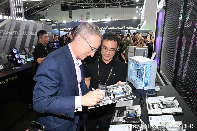一新品看花眼COMPUTEX 2024微星展台探秘(图5) 一新品看花眼COMPUTEX 2024微星展台探秘(图5)