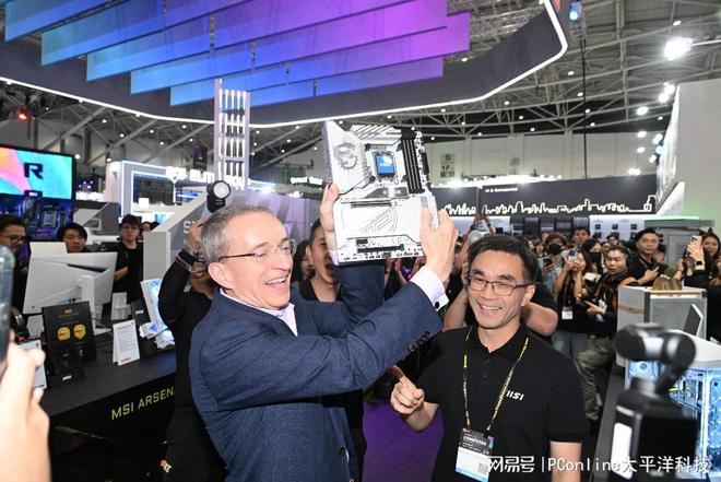 一新品看花眼COMPUTEX 2024微星展台探秘(图4) 一新品看花眼COMPUTEX 2024微星展台探秘(图4)