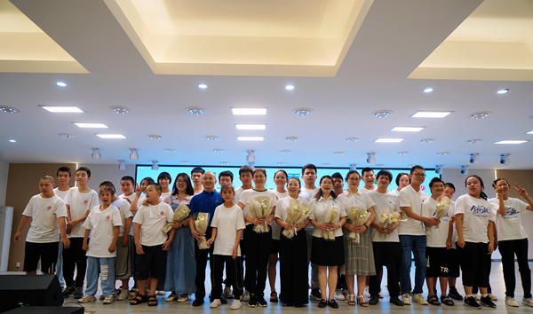 市特校开展2024年毕业典礼活动(图2) 市特校开展2024年毕业典礼活动(图2)