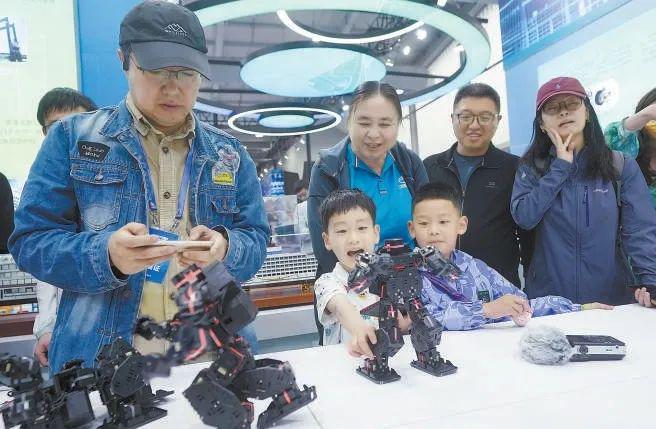 2024年北京科技周开幕 本市尖端科技创新成果集中亮相(图1)