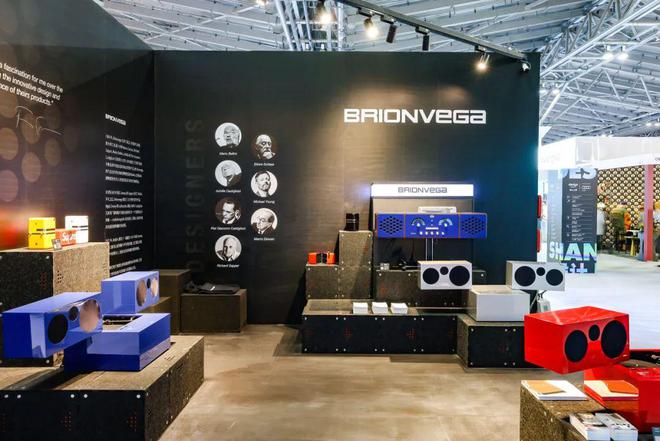 大卫·霍克尼、曹斐大展登陆上海2024设计上海精彩回顾(图2) 大卫·霍克尼、曹斐大展登陆上海2024设计上海精彩回顾(图2)