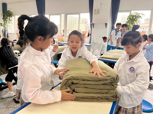 2024年自贡荣县“文轩杯”中小学劳动教育成果展示暨师生劳动技能大赛举行(图1) 2024年自贡荣县“文轩杯”中小学劳动教育成果展示暨师生劳动技能大赛举行(图1)